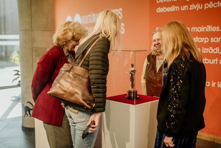 Filmas «Straume» uzvara pasaules kino virsotnēs – augstākie apbalvojumi apskatāmi arī Siguldā 370169