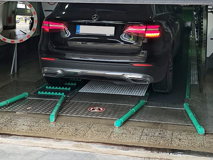 Sadarbībā ar auto nomu «Europcar Latvija» testējam jaunatklāto «Neste Easy Wash» automazgātuvi 370186