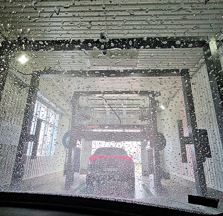 Sadarbībā ar auto nomu «Europcar Latvija» testējam jaunatklāto «Neste Easy Wash» automazgātuvi 370189