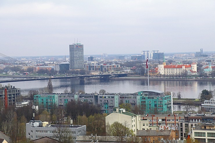 Pārdaugavā irr atklāts 65 metru augstais Rīgas panorāmas rats «Riga Rise» 370217