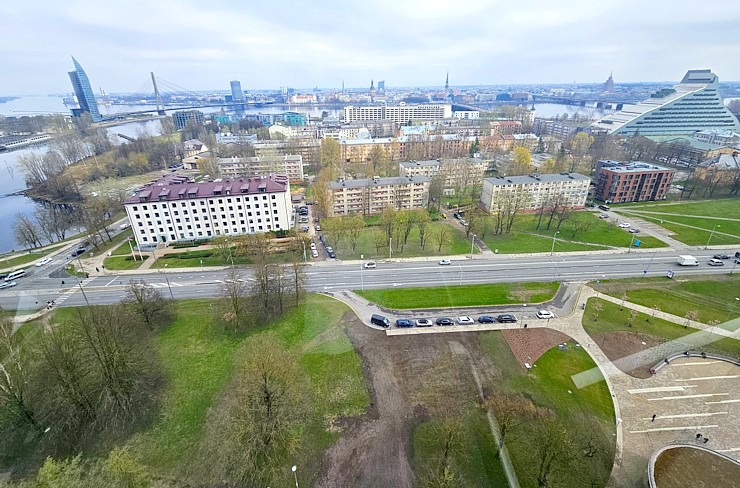Pārdaugavā irr atklāts 65 metru augstais Rīgas panorāmas rats «Riga Rise» 370219