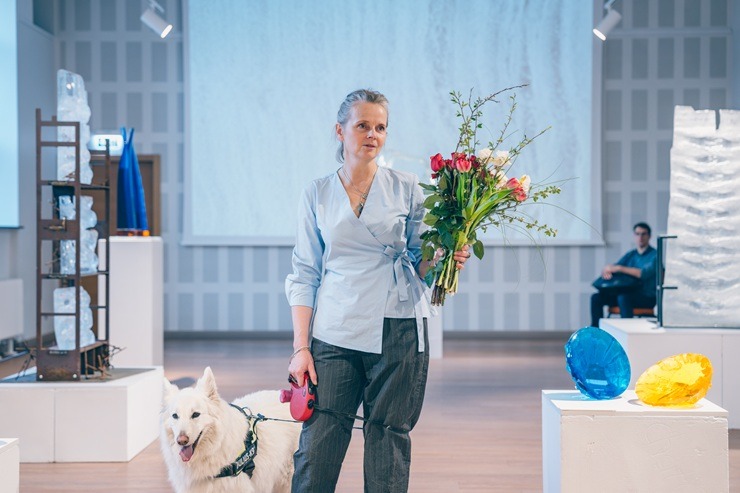 Kultūras centrā Siguldas «Devons» atklāta stikla mākslinieces Andas Munkevicas jaunāko darbu izstāde «Vieta gaismai» Kultūras centrā Siguldas «Devons» atklāta stikla mākslinieces Andas Munkevicas jaunāko darbu izstāde «Vieta gaismai» 370296