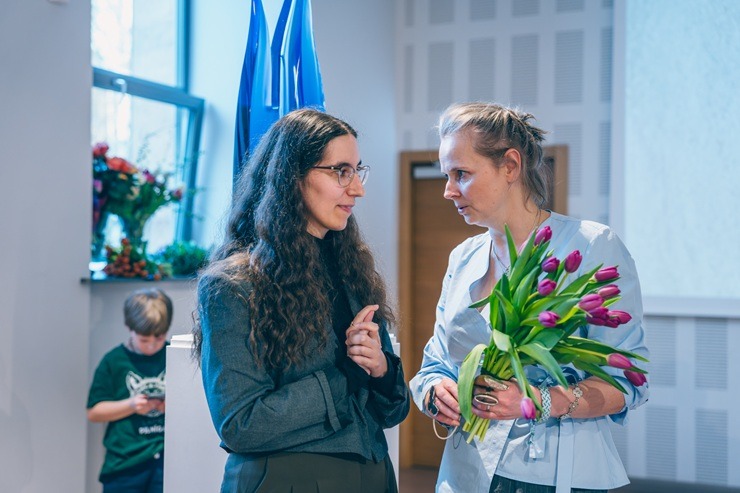 Kultūras centrā Siguldas «Devons» atklāta stikla mākslinieces Andas Munkevicas jaunāko darbu izstāde «Vieta gaismai» Kultūras centrā Siguldas «Devons» atklāta stikla mākslinieces Andas Munkevicas jaunāko darbu izstāde «Vieta gaismai» 370298