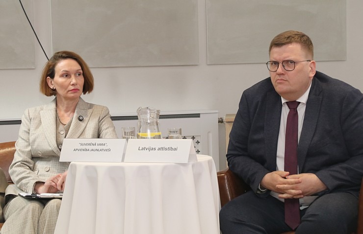 Daži fotomirkļi no Rīgas domes deputātu kandidātu diskusijas Pārdaugavas viesnīcā «Riga Islande Hotel» Links uz video Daži fotomirkļi no Rīgas domes deputātu kandidātu diskusijas Pārdaugavas viesnīcā «Riga Islande Hotel» Links uz video 370360