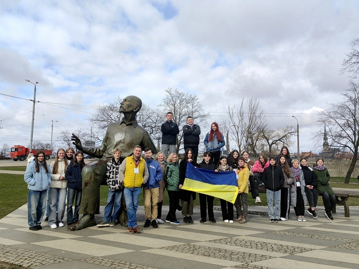 Mūzikas instrumentu spēles nometne Rīgā atgriež talantīgiem bērniem no Ukrainas laimīgas bērnības un drošības sajūtu Mūzikas instrumentu spēles nometne Rīgā atgriež talantīgiem bērniem no Ukrainas laimīgas bērnības un drošības sajūtu 370518