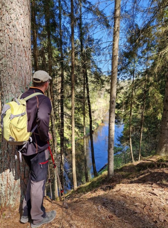 Pārgājiens starp diviem alus brūžiem - no Valmiermuižas līdz Brenguļiem - gar Gauju un Abulu. Foto: Inese Šīrava 370784