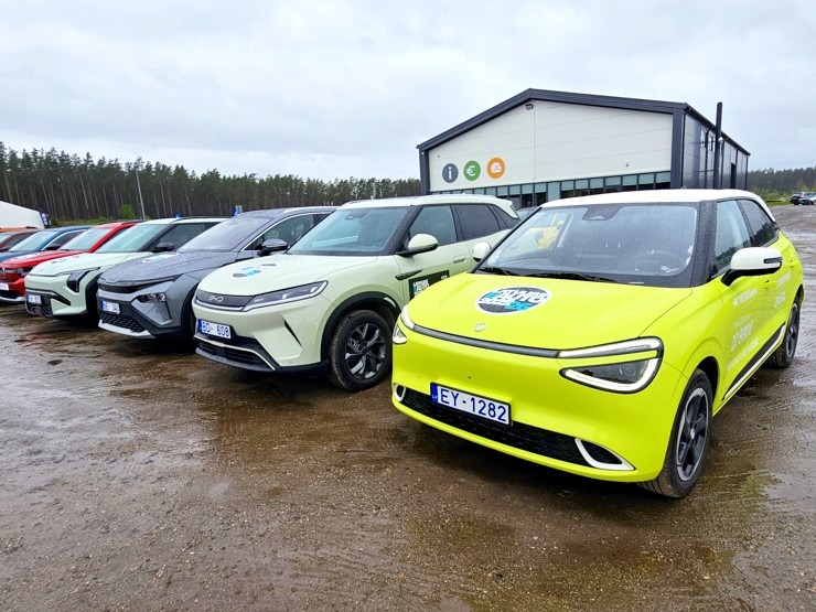 Auto noma «Sixt Latvija» atbalsta elektroauto modeļu konkursu «Latvijas e-Auto 2025/26», kas noslēgsies oktobrī Auto noma «Sixt Latvija» atbalsta elektroauto modeļu konkursu «Latvijas e-Auto 2025/26», kas noslēgsies oktobrī 371076