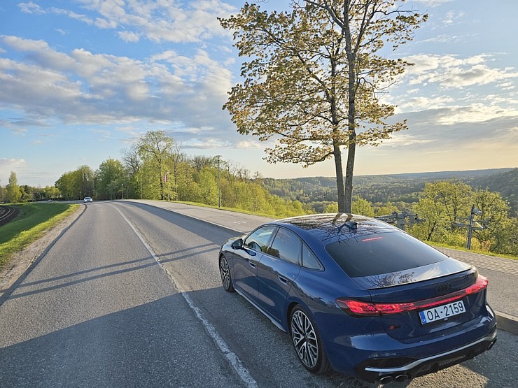  Travelnews.lv ceļo uz Siguldu un Jūrmalu ar jauno un 367 zs jaudīgo «Audi S5 Sedan» 371258