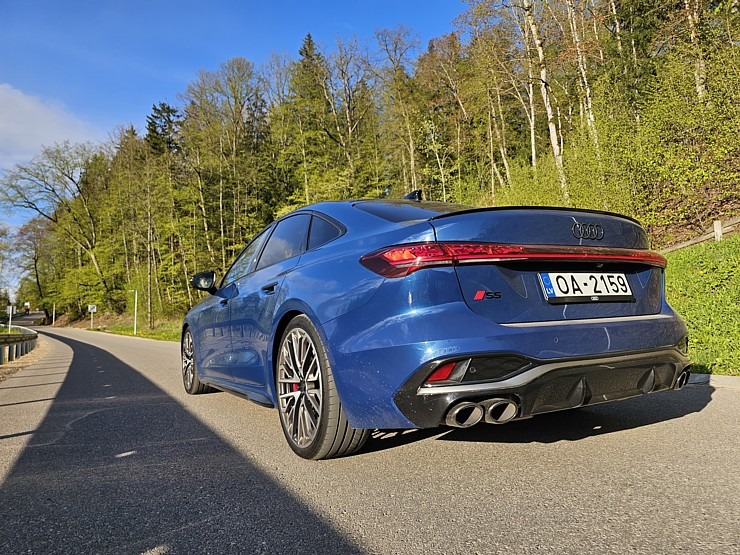 Travelnews.lv ceļo uz Siguldu un Jūrmalu ar jauno un 367 zs jaudīgo «Audi S5 Sedan» 371253
