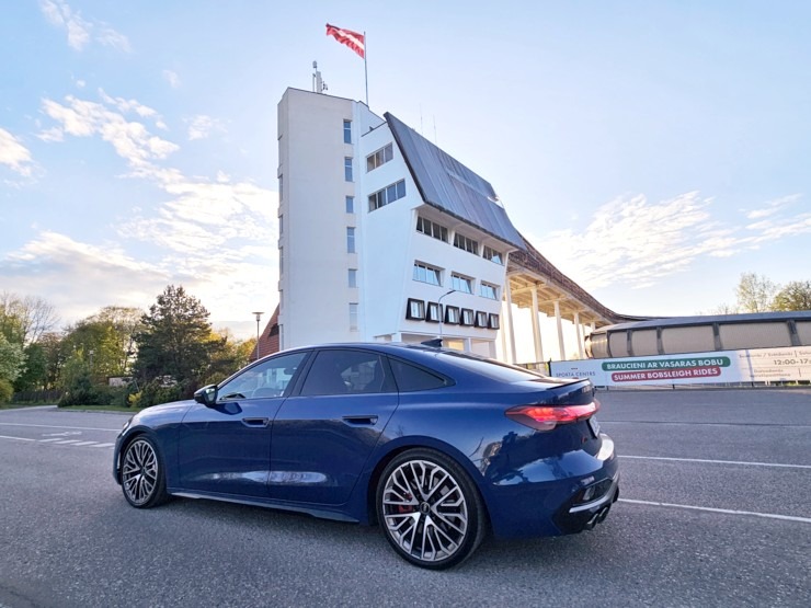  Travelnews.lv ceļo uz Siguldu un Jūrmalu ar jauno un 367 zs jaudīgo «Audi S5 Sedan» 371257