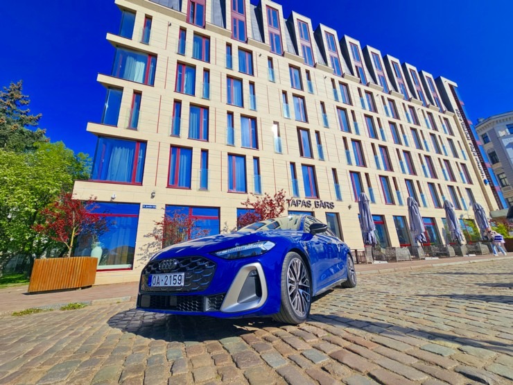 Ar 367 zirgspēku jaudīgo «Audi S5 Sedan» apceļojam Rīgu un Pierīgu 371304