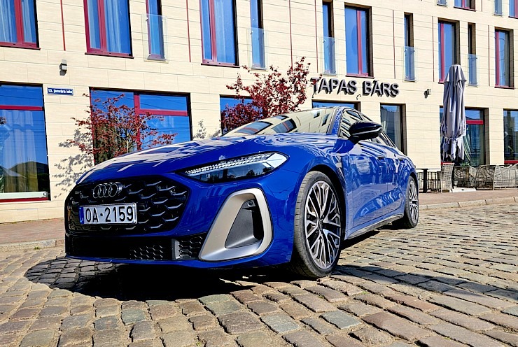 Ar 367 zirgspēku jaudīgo «Audi S5 Sedan» apceļojam Rīgu un Pierīgu 371305
