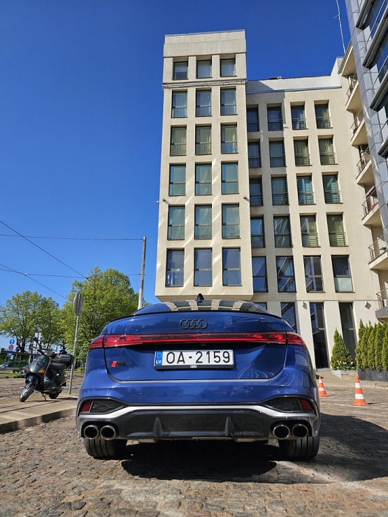 Ar 367 zirgspēku jaudīgo «Audi S5 Sedan» apceļojam Rīgu un Pierīgu 371306