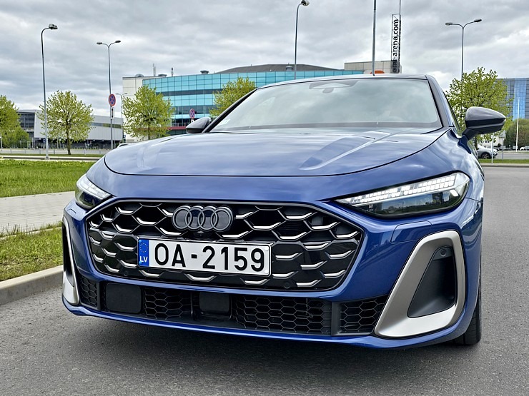 Ar 367 zirgspēku jaudīgo «Audi S5 Sedan» apceļojam Rīgu un Pierīgu 371325