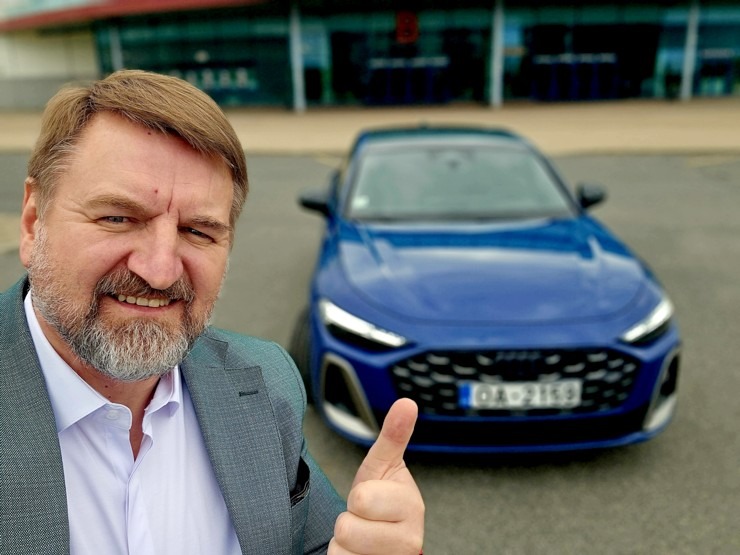 Ar 367 zirgspēku jaudīgo «Audi S5 Sedan» apceļojam Rīgu un Pierīgu 371328