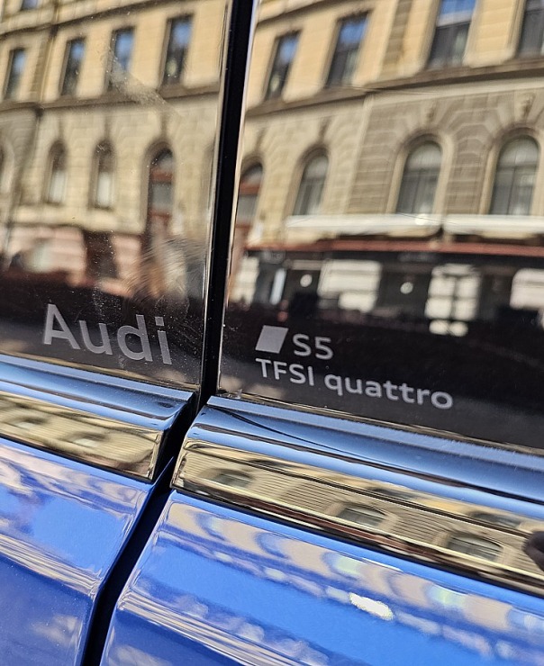 Ar 367 zirgspēku jaudīgo «Audi S5 Sedan» apceļojam Rīgu un Pierīgu 371302