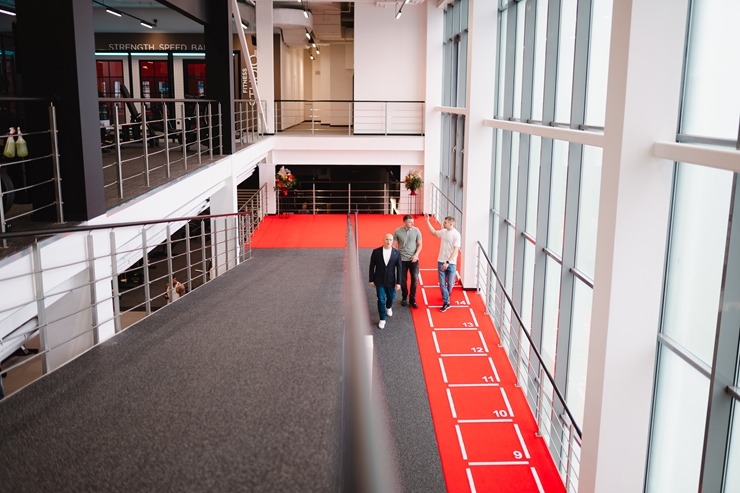 Daži fotomirkļi no jaunā sporta kluba «MyFitness Pļavnieki» biznesa centrā «MARS». Foto: Edijs Elksnis Daži fotomirkļi no jaunā sporta kluba «MyFitness Pļavnieki» biznesa centrā «MARS». Foto: Edijs Elksnis 371421