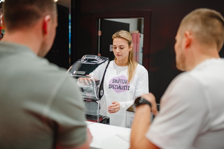 Daži fotomirkļi no jaunā sporta kluba «MyFitness Pļavnieki» biznesa centrā «MARS». Foto: Edijs Elksnis Daži fotomirkļi no jaunā sporta kluba «MyFitness Pļavnieki» biznesa centrā «MARS». Foto: Edijs Elksnis 371429