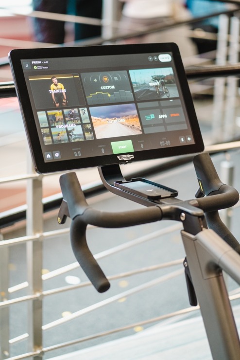 Daži fotomirkļi no jaunā sporta kluba «MyFitness Pļavnieki» biznesa centrā «MARS». Foto: Edijs Elksnis Daži fotomirkļi no jaunā sporta kluba «MyFitness Pļavnieki» biznesa centrā «MARS». Foto: Edijs Elksnis 371432