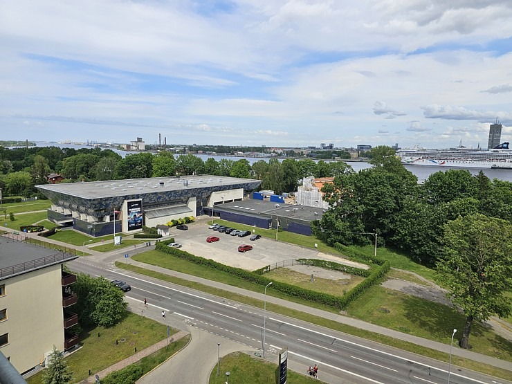 Pārdaugavas viesnīca «Riga Islande Hotel» jumta terase piedāvā burvīgu panorāmas skatu un garšīgu ēdienkarti 371807