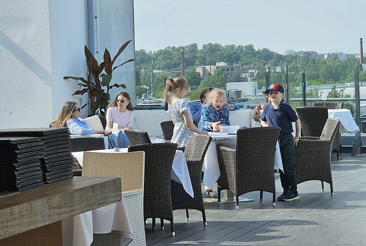 Pārdaugavas viesnīca «Riga Islande Hotel» jumta terase piedāvā burvīgu panorāmas skatu un garšīgu ēdienkarti 371780