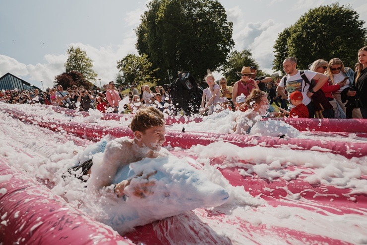 Viļņā ar pamatīgu festivālu godina Rozā jeb auksto zupu 371889