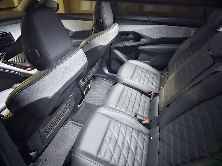Sadarbībā ar «Europcar Latvija» ceļojam ar jauno septiņvietīgo «Peugeot 5008 GT Hybrid» 372251