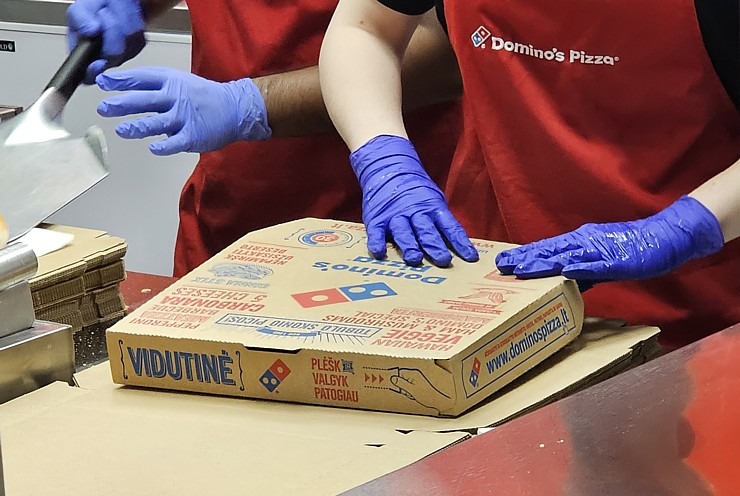 Rīgas «K. K. fon Stricka villas» tuvumā atver jaunu «Dominos Pizza» picēriju 372367