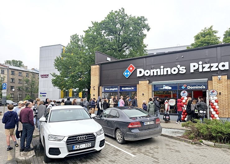 Rīgas «K. K. fon Stricka villas» tuvumā atver jaunu «Dominos Pizza» picēriju 372354