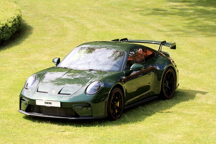 Piedalamies «Porsche Latvija» klientu dienās, lai paceļotu ar dažādiem Porsche 911 un 718 spēkratiem Piedalamies «Porsche Latvija» klientu dienās, lai paceļotu ar dažādiem Porsche 911 un 718 spēkratiem 372498