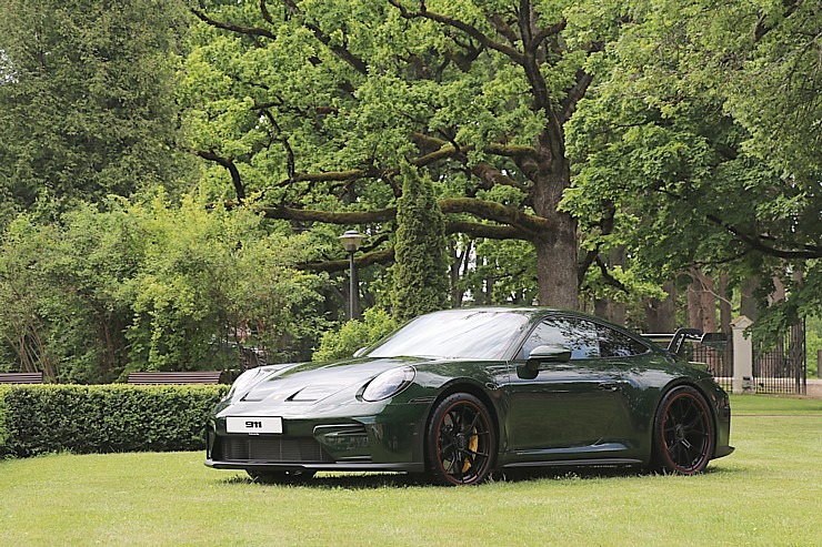 Piedalamies «Porsche Latvija» klientu dienās, lai paceļotu ar dažādiem Porsche 911 un 718 spēkratiem Piedalamies «Porsche Latvija» klientu dienās, lai paceļotu ar dažādiem Porsche 911 un 718 spēkratiem 372523