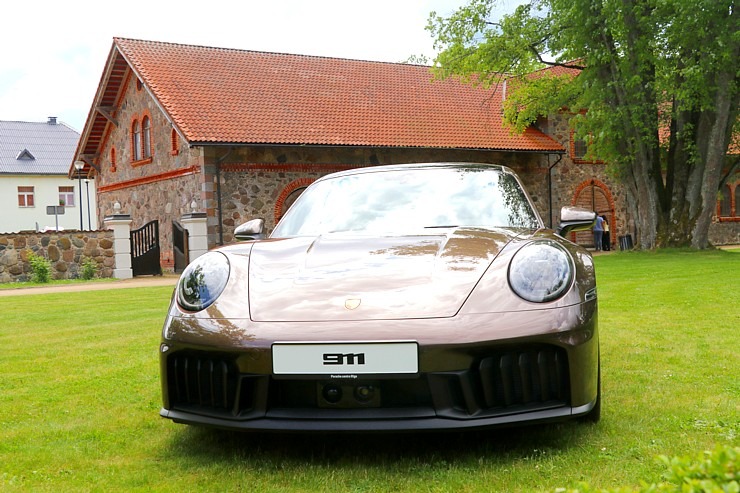 Piedalamies «Porsche Latvija» klientu dienās, lai paceļotu ar dažādiem Porsche 911 un 718 spēkratiem Piedalamies «Porsche Latvija» klientu dienās, lai paceļotu ar dažādiem Porsche 911 un 718 spēkratiem 372526