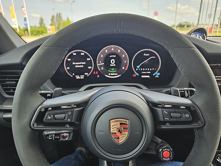 Piedalamies «Porsche Latvija» klientu dienās, lai paceļotu ar dažādiem Porsche 911 un 718 spēkratiem Piedalamies «Porsche Latvija» klientu dienās, lai paceļotu ar dažādiem Porsche 911 un 718 spēkratiem 372532
