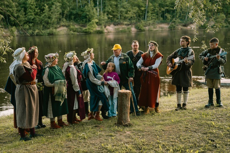 Plostnieku nakts Siguldā jau otro gadu pulcē tradicionālo amata prasmju cienītājus 372563