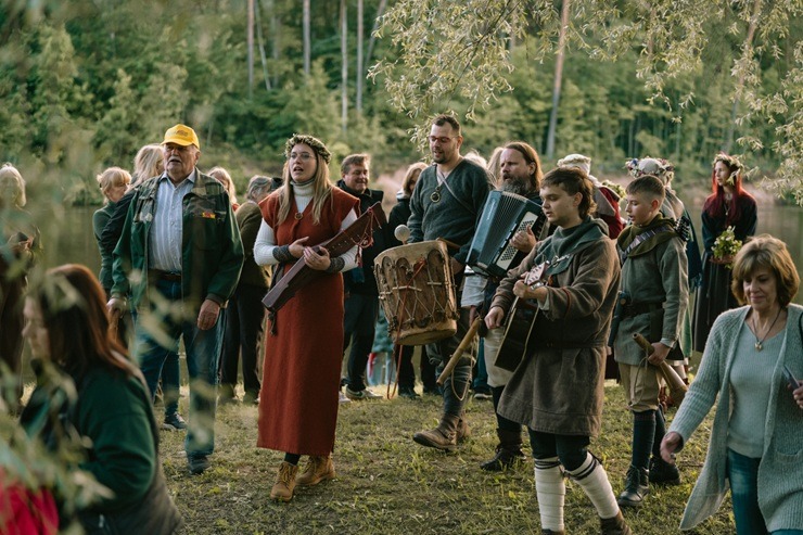 Plostnieku nakts Siguldā jau otro gadu pulcē tradicionālo amata prasmju cienītājus 372564