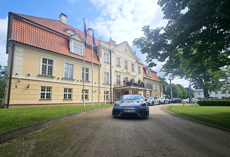 Apceļojam Latviju ar sešiem dažādiem Porsche 911 un 718 spēkratiem 372601