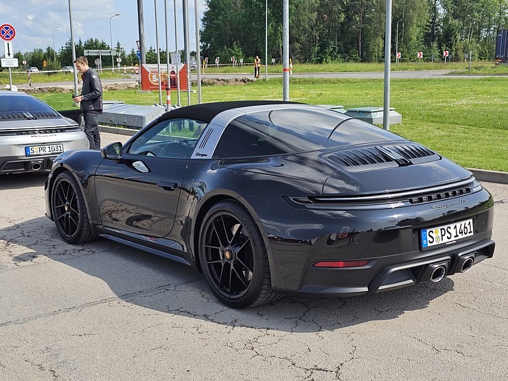 Iepazīstam 300 km garā maršrutā sešus dažādus Porsche 911 un 718 spēkratus 372644