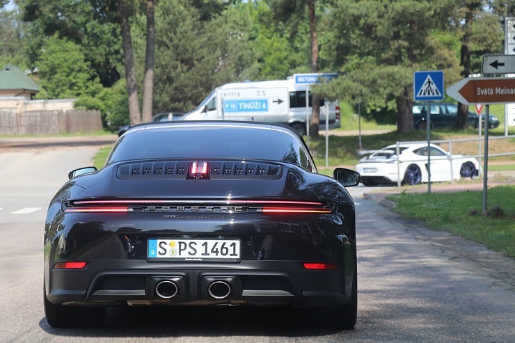 Iepazīstam 300 km garā maršrutā sešus dažādus Porsche 911 un 718 spēkratus 372646