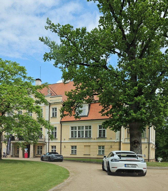 Iepazīstam 300 km garā maršrutā sešus dažādus Porsche 911 un 718 spēkratus 372655