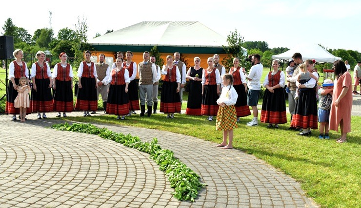 Fotoatskats uz svētku lustēm DIenvidkurzemes novada Priekulē 372996