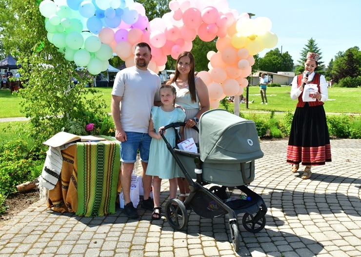 Fotoatskats uz svētku lustēm DIenvidkurzemes novada Priekulē 372986