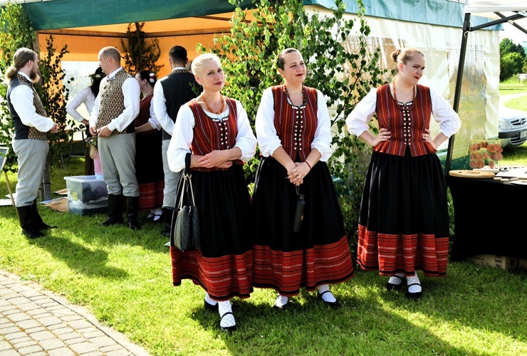 Fotoatskats uz svētku lustēm DIenvidkurzemes novada Priekulē 372987