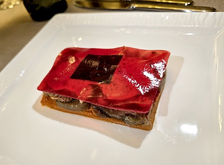 Vecrīgas Michelin saraksta viesnīcas «Grand Palace Hotel» restorāns «Seasons» piedāvā jaunu un izsmalcinātu ēdienkarti Vecrīgas Michelin saraksta viesnīcas «Grand Palace Hotel» restorāns «Seasons» piedāvā jaunu un izsmalcinātu ēdienkarti 373079