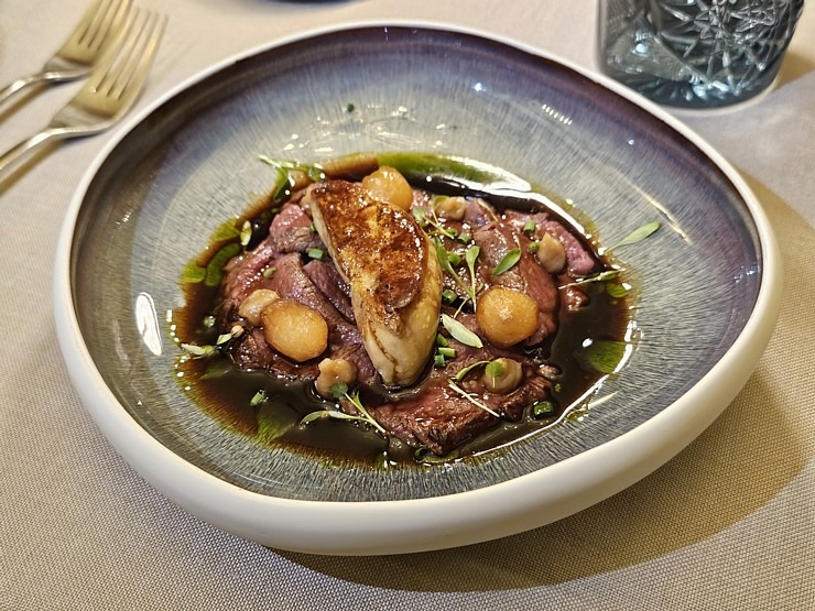 Vecrīgas Michelin saraksta viesnīcas «Grand Palace Hotel» restorāns «Seasons» piedāvā jaunu un izsmalcinātu ēdienkarti Vecrīgas Michelin saraksta viesnīcas «Grand Palace Hotel» restorāns «Seasons» piedāvā jaunu un izsmalcinātu ēdienkarti 373086