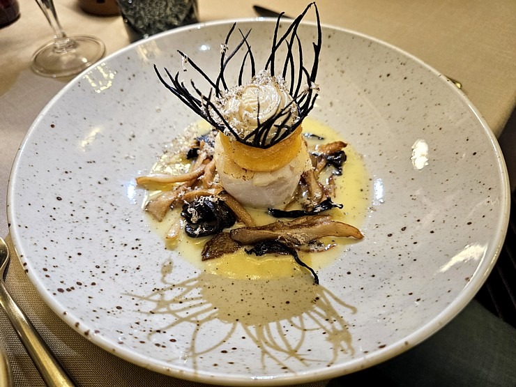 Vecrīgas Michelin saraksta viesnīcas «Grand Palace Hotel» restorāns «Seasons» piedāvā jaunu un izsmalcinātu ēdienkarti Vecrīgas Michelin saraksta viesnīcas «Grand Palace Hotel» restorāns «Seasons» piedāvā jaunu un izsmalcinātu ēdienkarti 373090