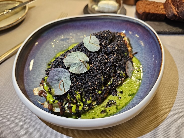 Vecrīgas Michelin saraksta viesnīcas «Grand Palace Hotel» restorāns «Seasons» piedāvā jaunu un izsmalcinātu ēdienkarti Vecrīgas Michelin saraksta viesnīcas «Grand Palace Hotel» restorāns «Seasons» piedāvā jaunu un izsmalcinātu ēdienkarti 373094