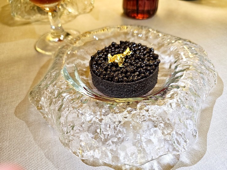 Vecrīgas Michelin saraksta viesnīcas «Grand Palace Hotel» restorāns «Seasons» piedāvā jaunu un izsmalcinātu ēdienkarti Vecrīgas Michelin saraksta viesnīcas «Grand Palace Hotel» restorāns «Seasons» piedāvā jaunu un izsmalcinātu ēdienkarti 373099
