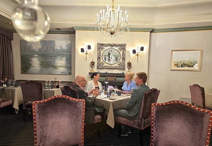 Vecrīgas Michelin saraksta viesnīcas «Grand Palace Hotel» restorāns «Seasons» piedāvā jaunu un izsmalcinātu ēdienkarti Vecrīgas Michelin saraksta viesnīcas «Grand Palace Hotel» restorāns «Seasons» piedāvā jaunu un izsmalcinātu ēdienkarti 373065