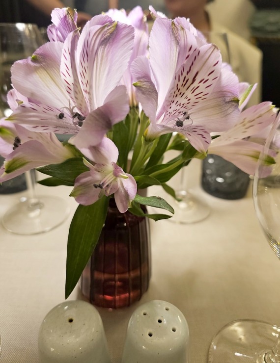 Vecrīgas Michelin saraksta viesnīcas «Grand Palace Hotel» restorāns «Seasons» piedāvā jaunu un izsmalcinātu ēdienkarti Vecrīgas Michelin saraksta viesnīcas «Grand Palace Hotel» restorāns «Seasons» piedāvā jaunu un izsmalcinātu ēdienkarti 373066