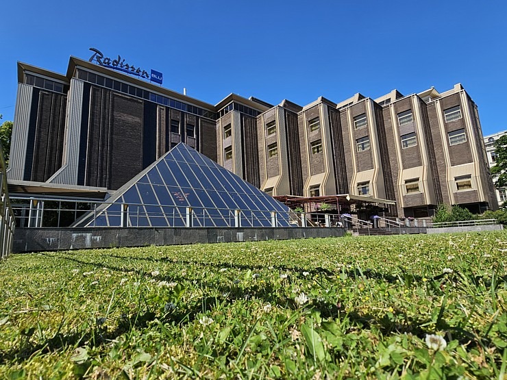 Ejam brokastīs (20 eiro) uz «Radisson Blu Ridzene Hotel» leģendāro restorānu «Piramīda» 373413